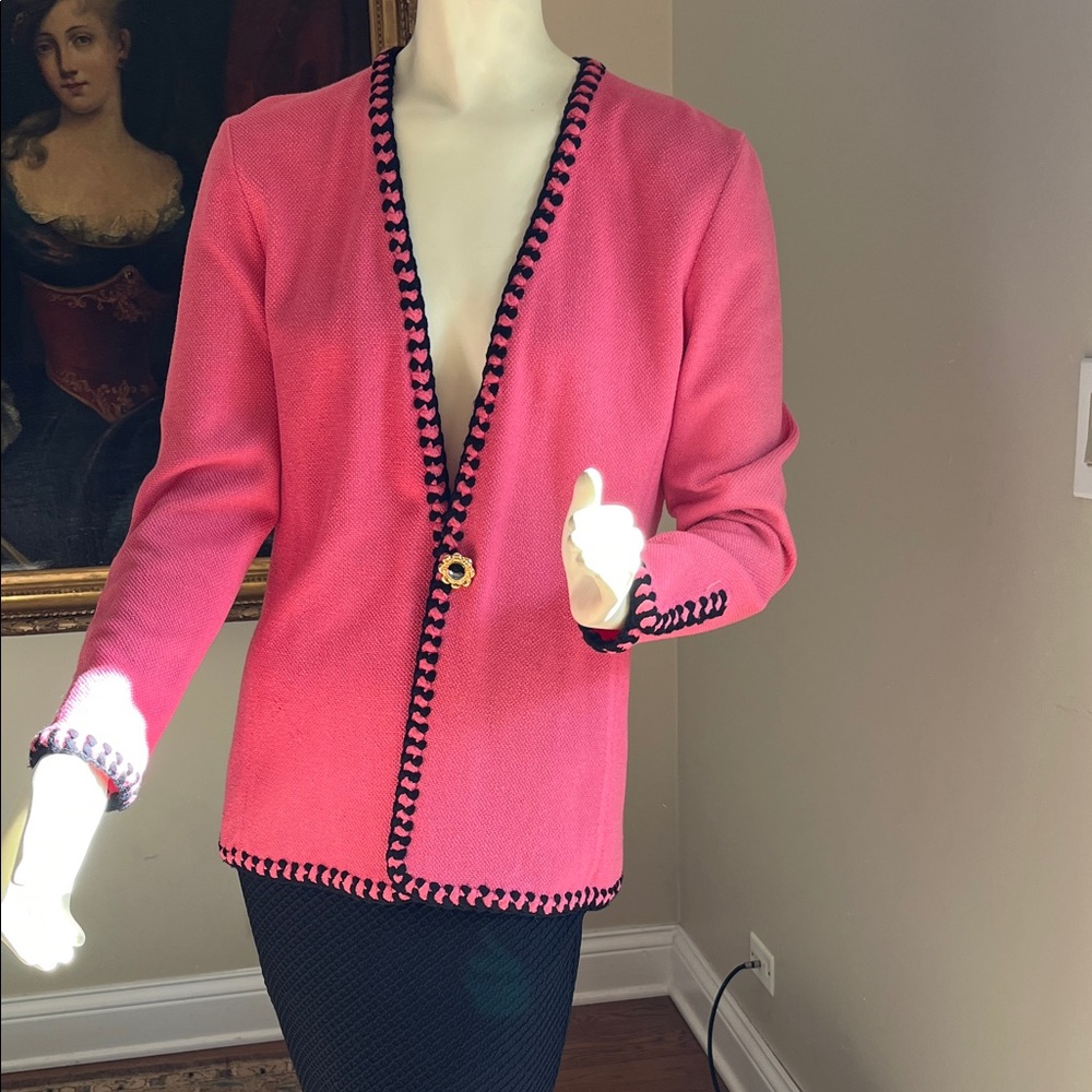 Chic Vintage ST. JOHN  Women's Pink Blazer with Black Trim